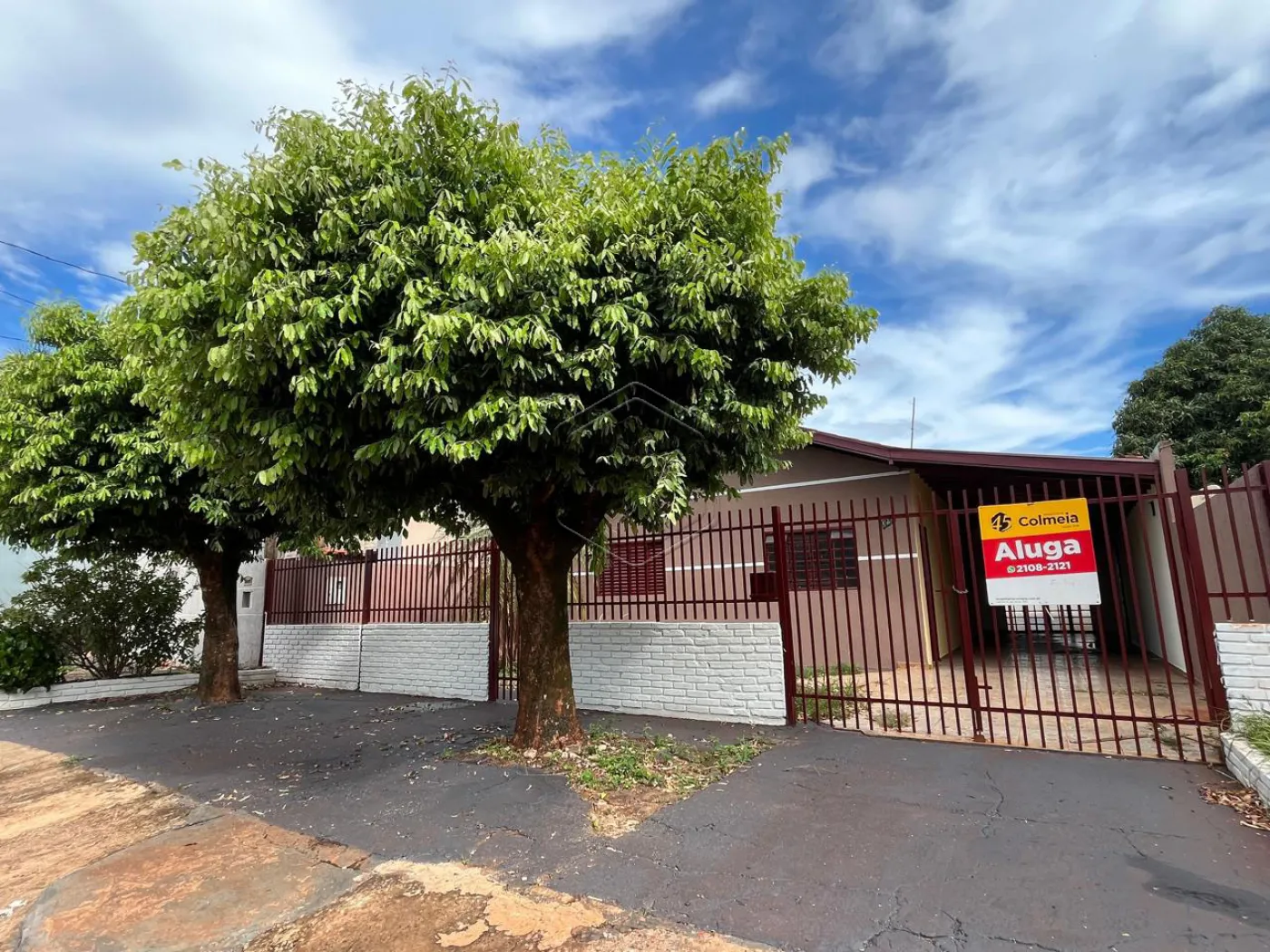 Alugar Casa Residencial / Padrão em Dourados R$ 1.200,00 - Foto 1